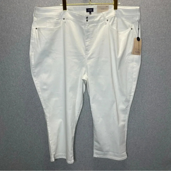 NYDJ Chloe Capri Optic White Jeans in Plus Size - Picture 5 of 11